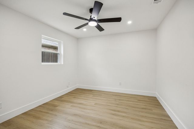 3401 Valley View Lane, Garland, TX 75043