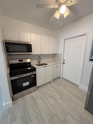 671 SW 7th St 7, Miami, FL 33130