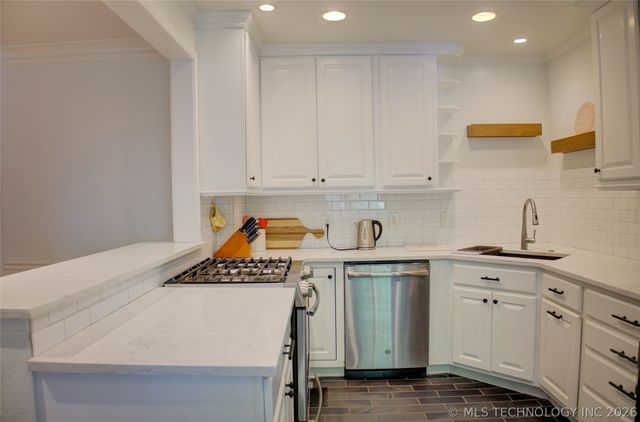 2545 S Columbia Place, Tulsa, OK 74114