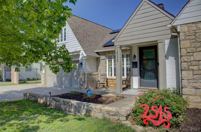 2545 S Columbia Place, Tulsa, OK 74114