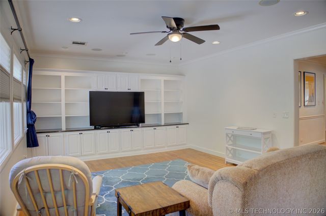 2545 S Columbia Place, Tulsa, OK 74114