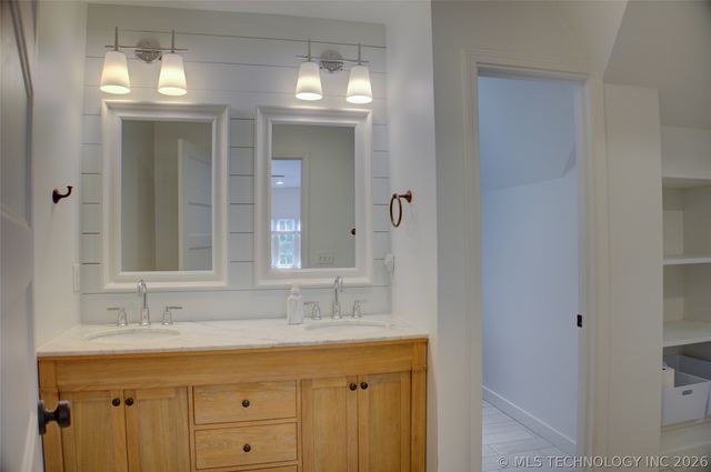 2545 S Columbia Place, Tulsa, OK 74114