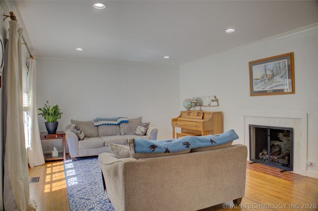 2545 S Columbia Place, Tulsa, OK 74114