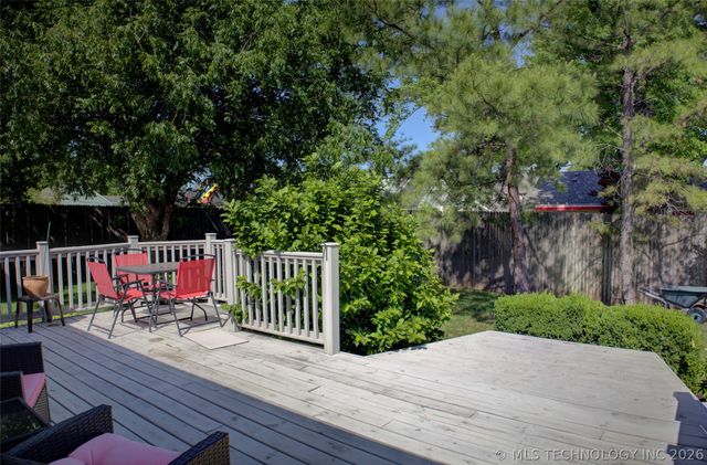 2545 S Columbia Place, Tulsa, OK 74114