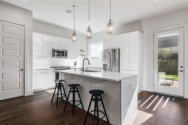 6813 Rocinante Lane, Houston, TX 77092