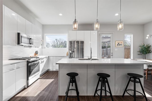 6813 Rocinante Lane, Houston, TX 77092