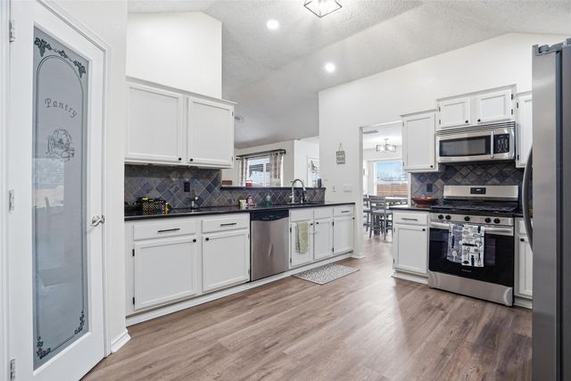 4946 Briar Oaks Lane, Grand Prairie, TX 75052