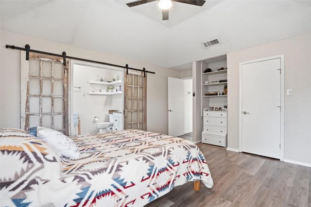 4946 Briar Oaks Lane, Grand Prairie, TX 75052