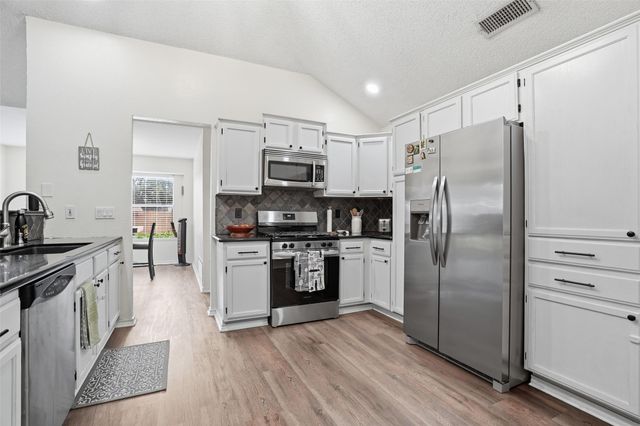 4946 Briar Oaks Lane, Grand Prairie, TX 75052