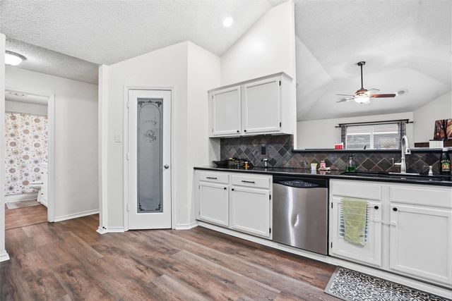 4946 Briar Oaks Lane, Grand Prairie, TX 75052