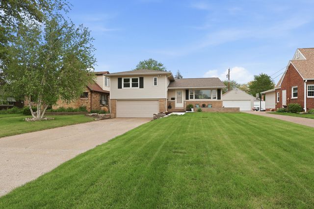 2528 28th Street, Moline, IL 61265