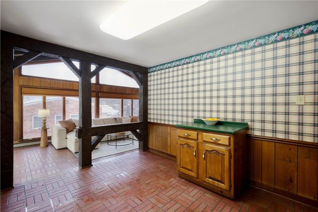 3643 Maplevue Dr, Bethel Park, PA 15102