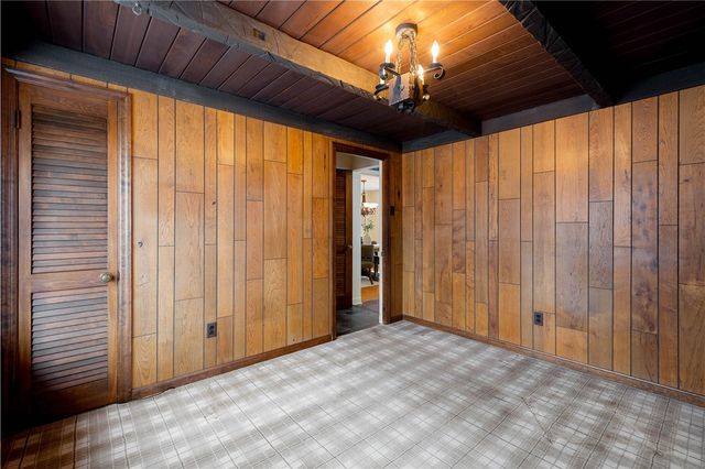 3643 Maplevue Dr, Bethel Park, PA 15102