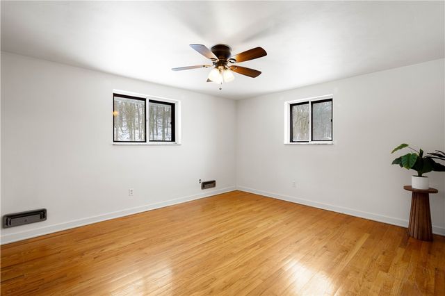 3643 Maplevue Dr, Bethel Park, PA 15102