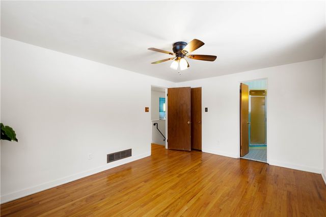 3643 Maplevue Dr, Bethel Park, PA 15102