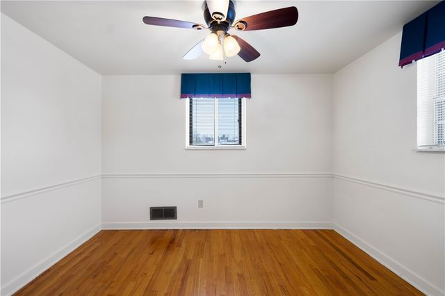 3643 Maplevue Dr, Bethel Park, PA 15102