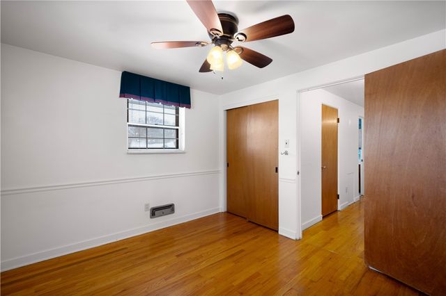 3643 Maplevue Dr, Bethel Park, PA 15102