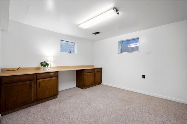 3643 Maplevue Dr, Bethel Park, PA 15102