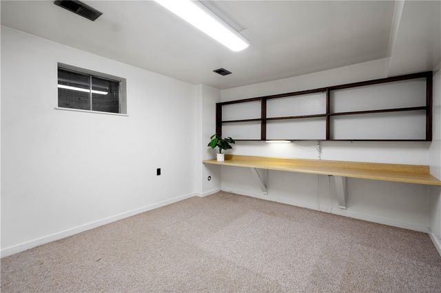 3643 Maplevue Dr, Bethel Park, PA 15102