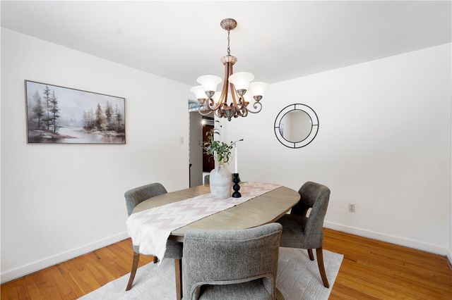 3643 Maplevue Dr, Bethel Park, PA 15102