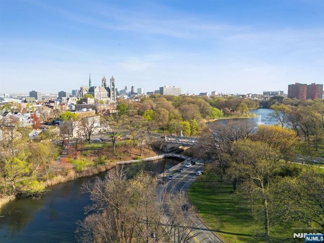 61 New Jersey Railroad Avenue 13, Newark, NJ 07105