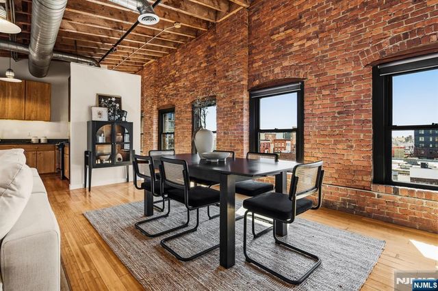 61 New Jersey Railroad Avenue 13, Newark, NJ 07105