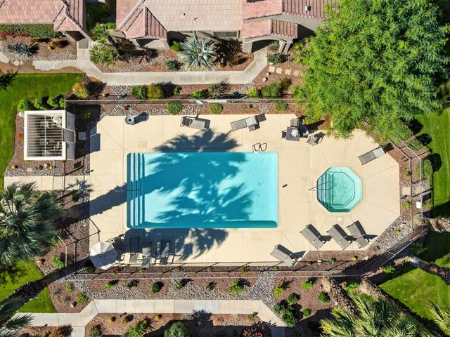 76683 Chrysanthemum Way, Palm Desert, CA 92211