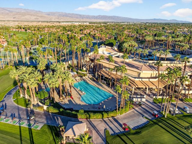 76683 Chrysanthemum Way, Palm Desert, CA 92211