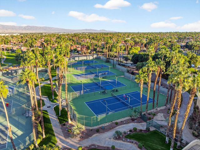 76683 Chrysanthemum Way, Palm Desert, CA 92211