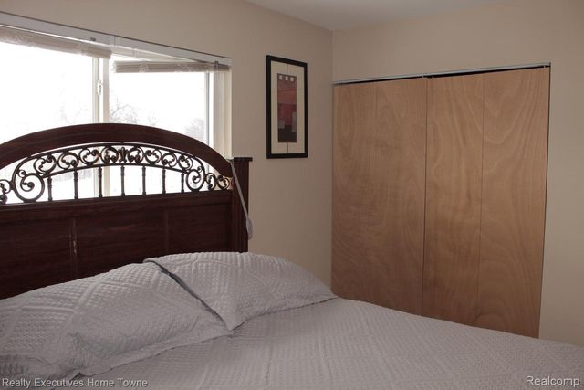 5012 Fleming Court, Sterling Heights, MI 48310