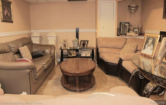 5012 Fleming Court, Sterling Heights, MI 48310