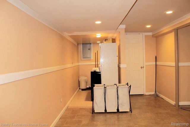 5012 Fleming Court, Sterling Heights, MI 48310