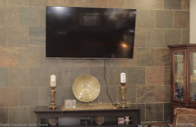 5012 Fleming Court, Sterling Heights, MI 48310