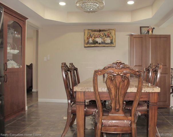 5012 Fleming Court, Sterling Heights, MI 48310