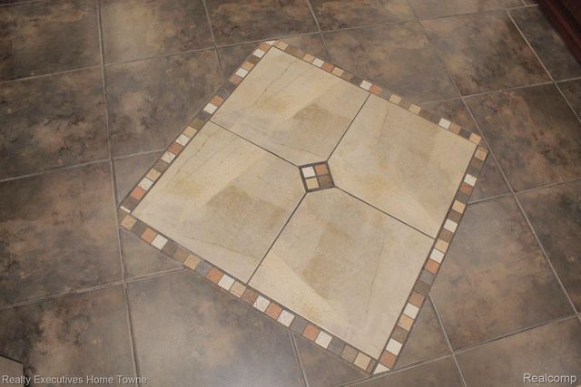 5012 Fleming Court, Sterling Heights, MI 48310