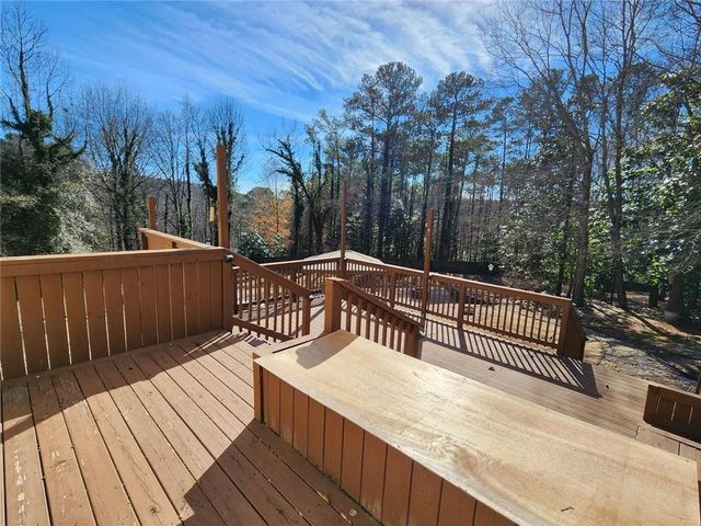 885 Melody Lane, Roswell, GA 30075