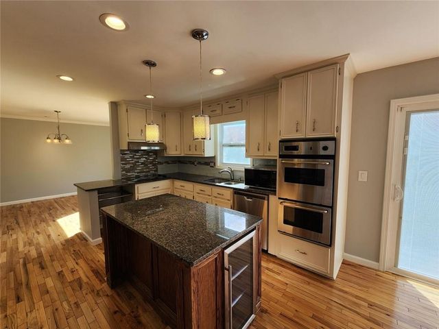 885 Melody Lane, Roswell, GA 30075