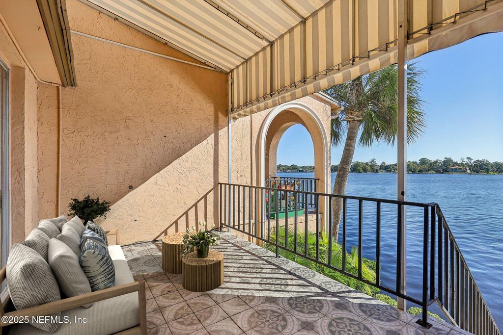 5375 ORTEGA FARMS Boulevard, 109, Jacksonville, FL 32210