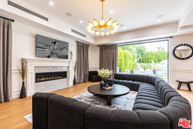 5162 Otis Avenue, Los Angeles, CA 91356