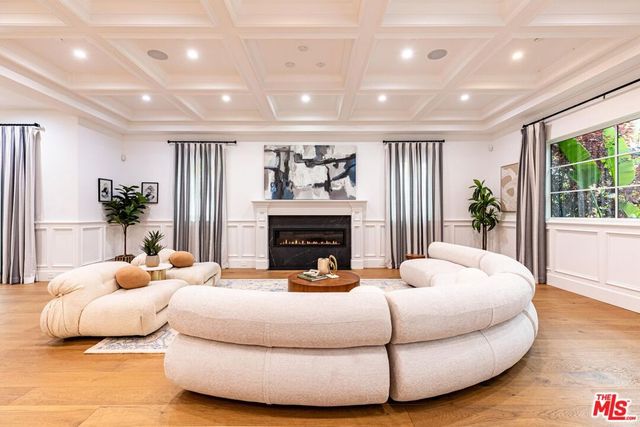 5162 Otis Avenue, Los Angeles, CA 91356