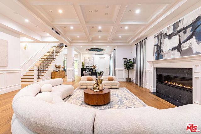 5162 Otis Avenue, Los Angeles, CA 91356