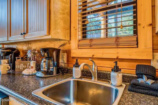 2924 Pine Haven Drive, Sevierville, TN 37862