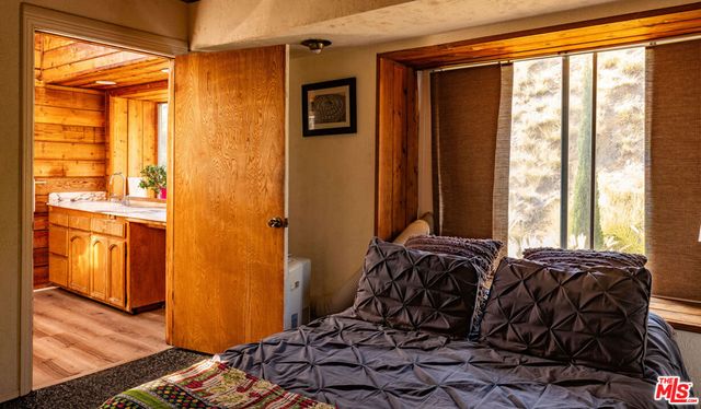 6105 Mulholland Highway, Los Angeles, CA 90068