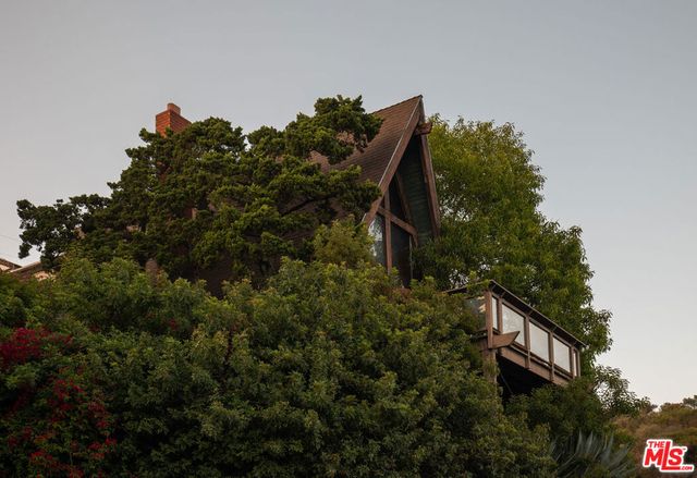 6105 Mulholland Highway, Los Angeles, CA 90068