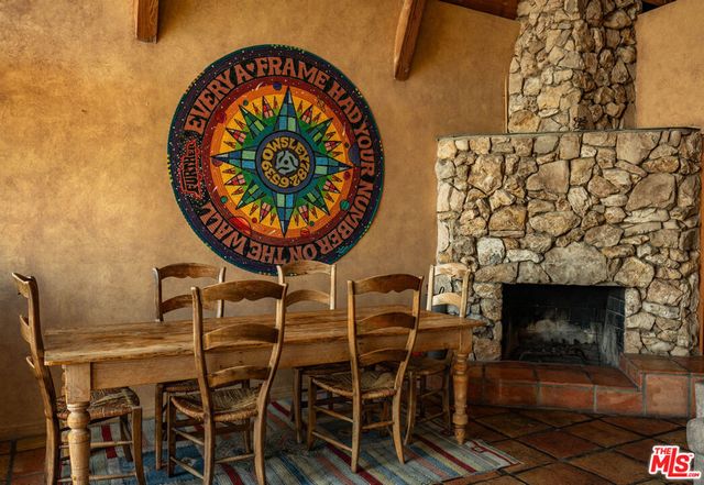 6105 Mulholland Highway, Los Angeles, CA 90068