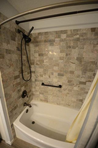 746 E Island DR, Bluffton, TX 78607