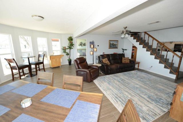 746 E Island DR, Bluffton, TX 78607
