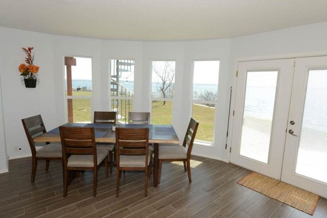 746 E Island DR, Bluffton, TX 78607