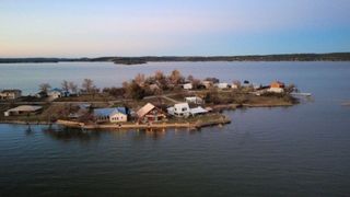 746 E Island DR, Bluffton, TX 78607