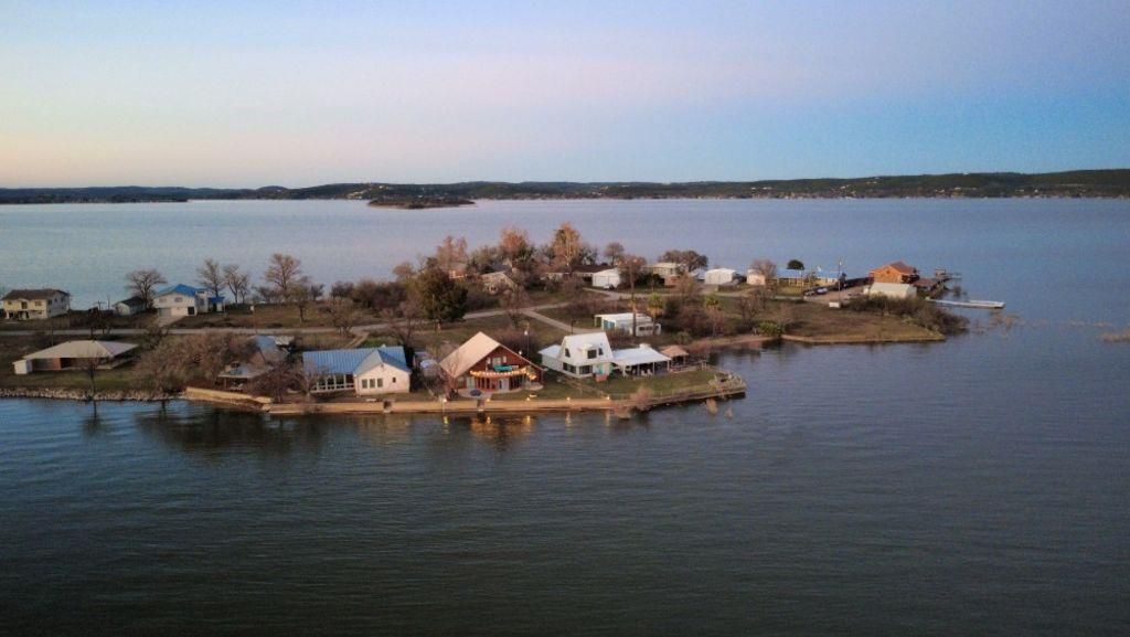 746 E Island DR, Bluffton, TX 78607